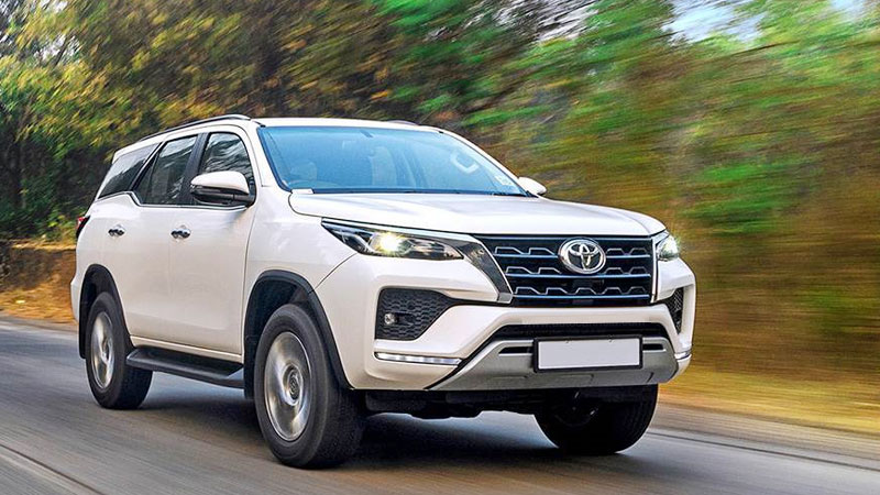 Self Drive Toyota Fortuner 4×4 Automated Car
